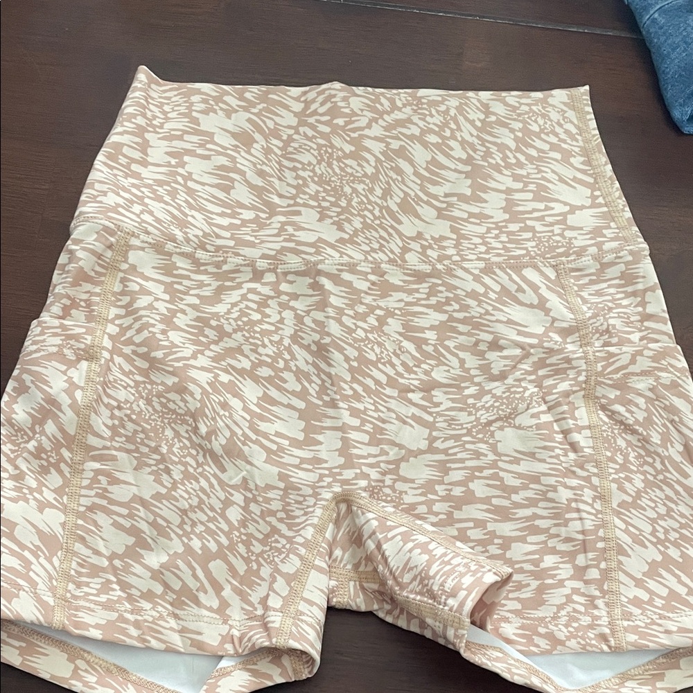 Born Primitive High-Waisted Patterned Shorts - Soft Pink and Cream
